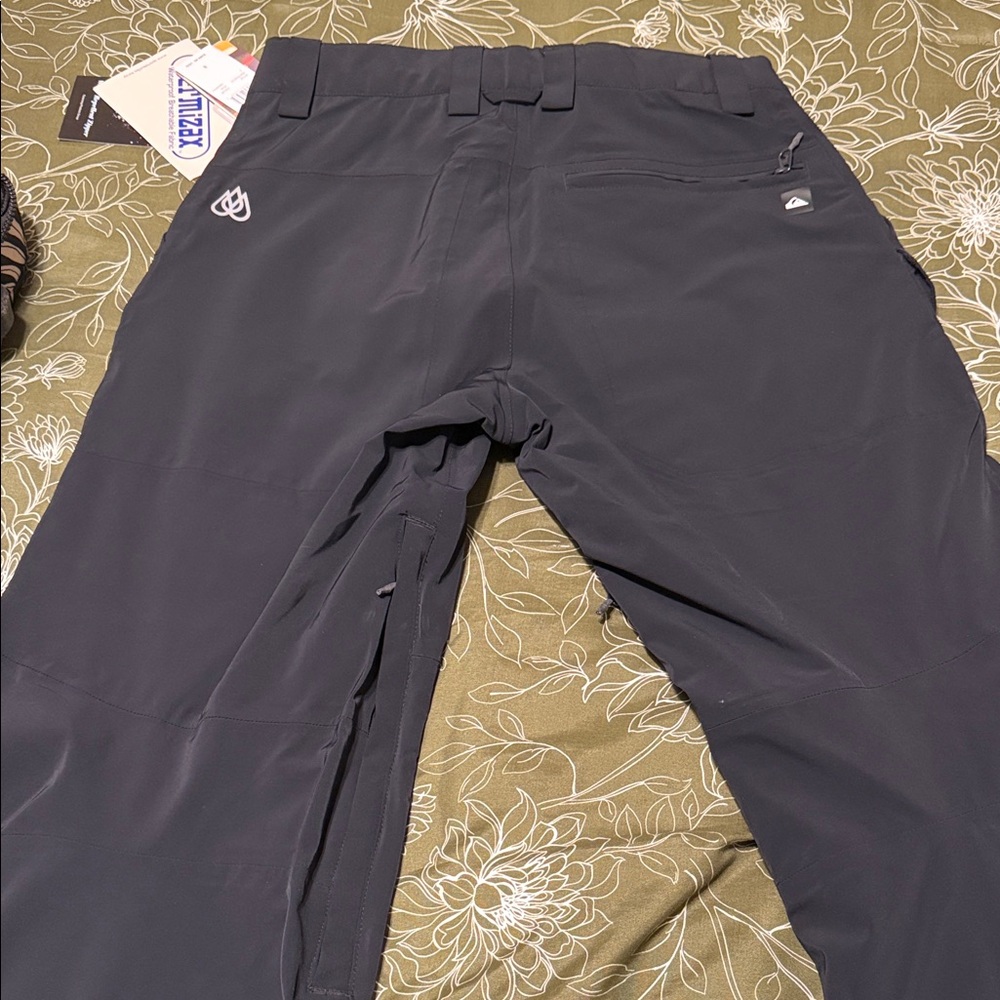 Quiksilver Snow Pants - Picture 4 of 4
